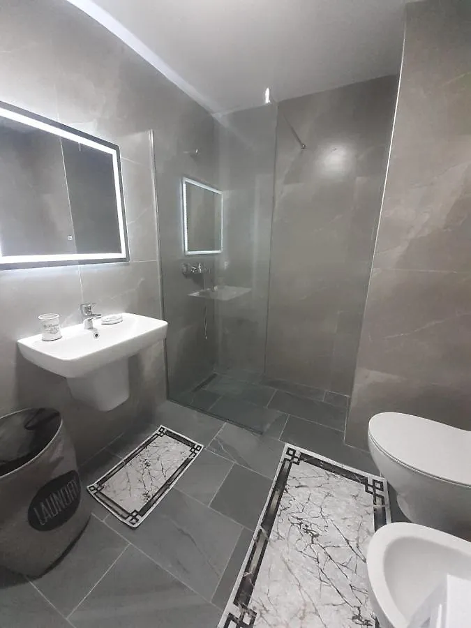 New Bazaar Violin Passion Apartment Tirana