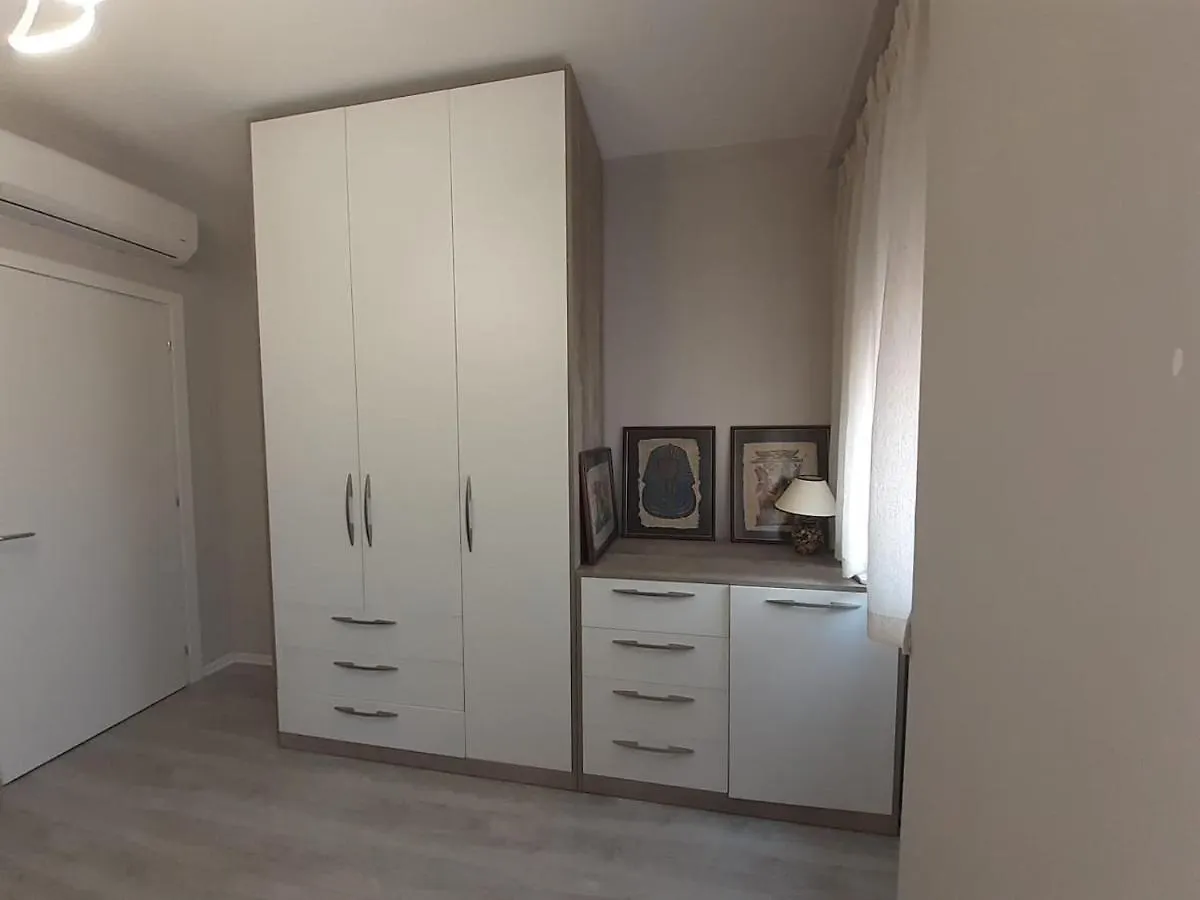 New Bazaar Violin Passion Apartment Tirana 0*,  Albania